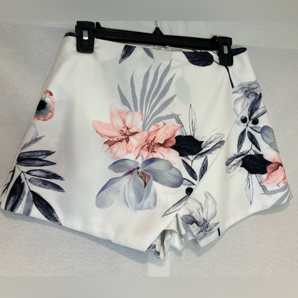 SEEK The Label Women's Floral Mini Skort Dressy Summer Party Size Medium Hawaii